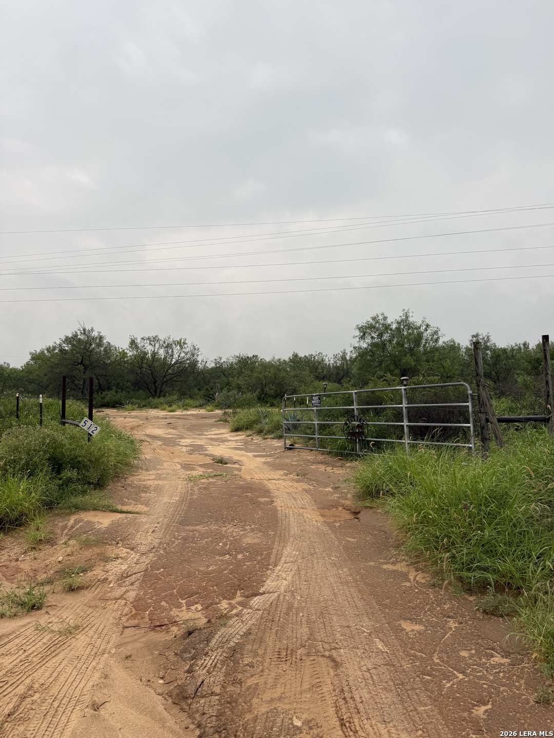 512 Community Road Carrizo Springs TX 78834