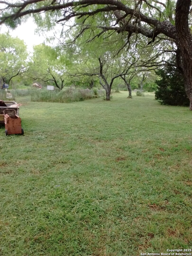 250 Private Road 6620 Devine TX 78016