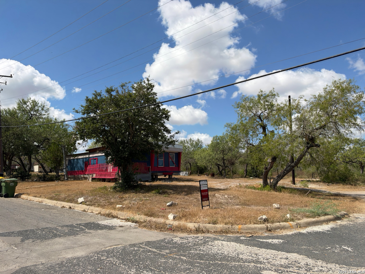 910 Pettus Street Kenedy TX 78119