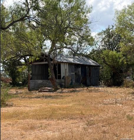910 Pettus Street Kenedy TX 78119