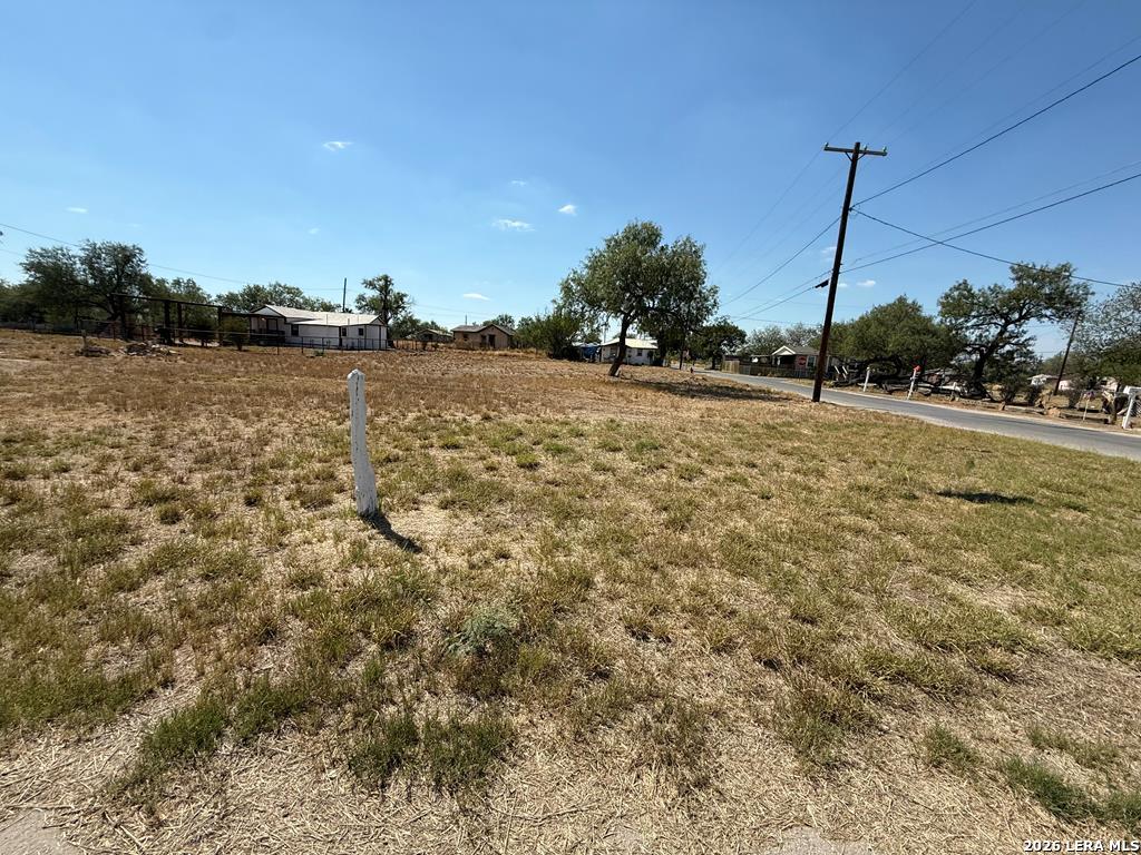 204 Hidalgo Carrizo Springs TX 78834