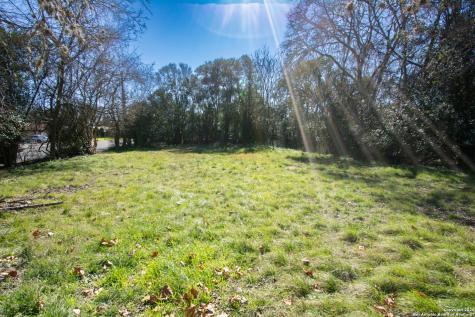 314 S Plant Avenue Boerne TX 78006