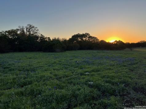 000 Vaquero Pipe Creek TX 78063