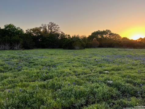 000 Vaquero Pipe Creek TX 78063