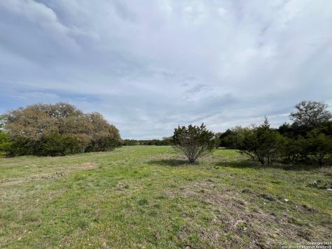 000 Vaquero Pipe Creek TX 78063