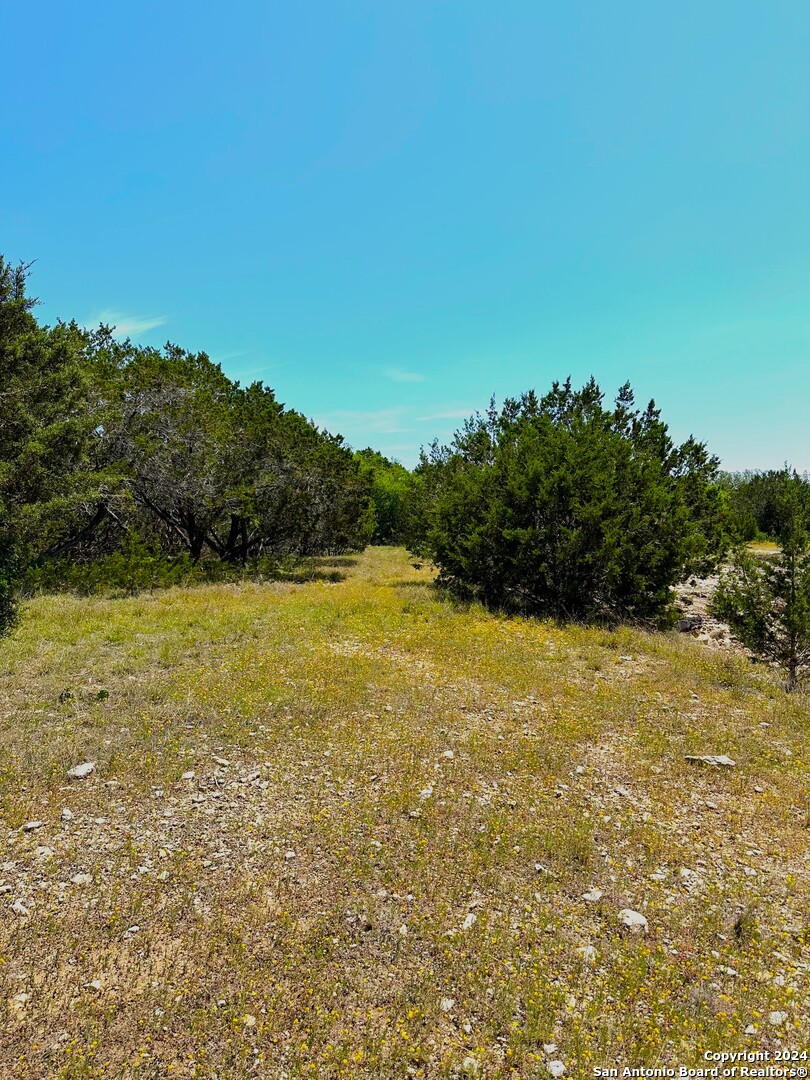25 Vaquero Pipe Creek TX 78063