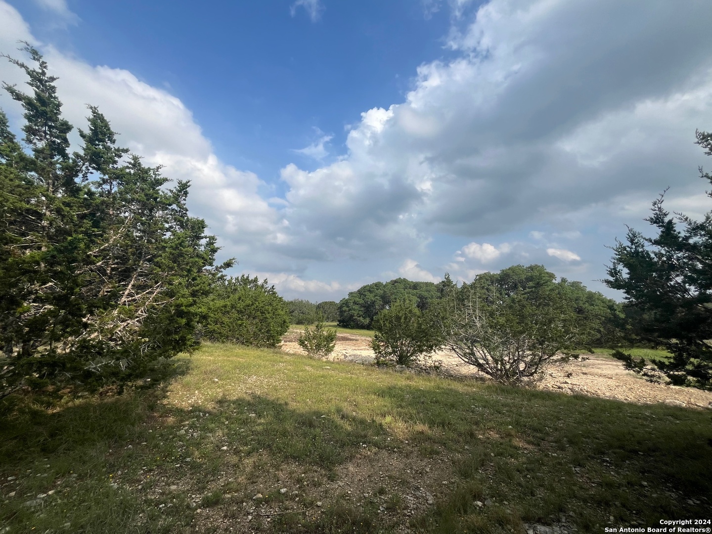 25 Vaquero Pipe Creek TX 78063