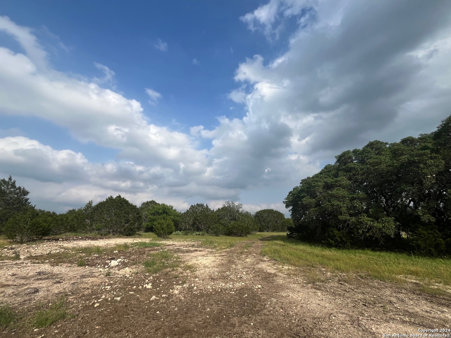 25 Vaquero Pipe Creek TX 78063