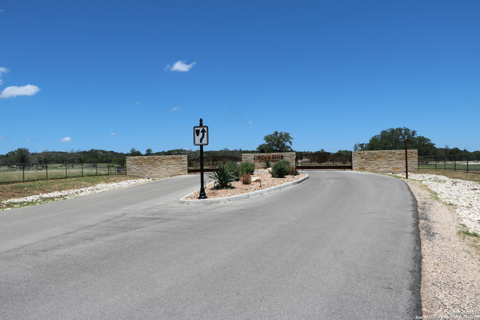 25 Seep Springs Camp Verde TX 78010