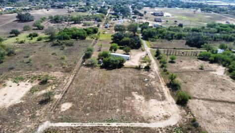 116 Tecolote Lane Floresville TX 78114