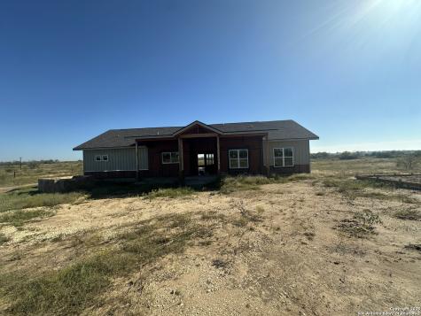 241 County Road 154 Pleasanton TX 78064