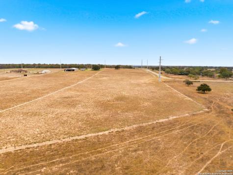 101 County Road 319 La Vernia TX 78121