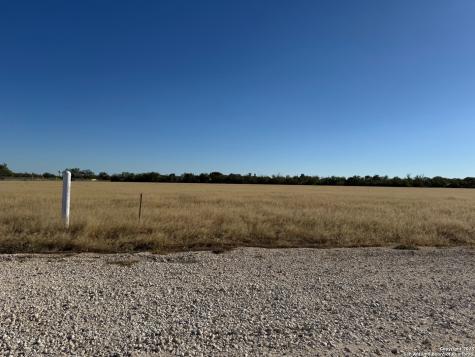 Lot 2 Summerwood Lane La Pryor TX 78872
