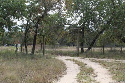 143 County Road 7723 Natalia TX 78059