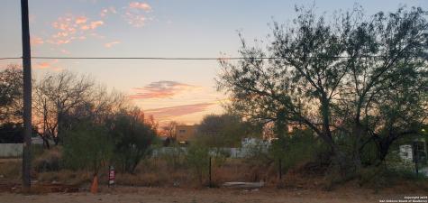 403 S Front Cotulla TX 78014