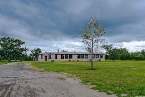 8589 N Us Highway 181 Tuleta TX 78162