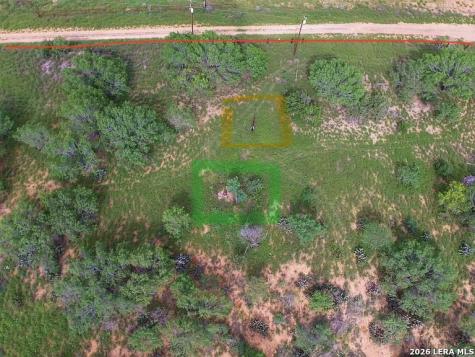 1260 County Road 345 Charlotte TX 78011