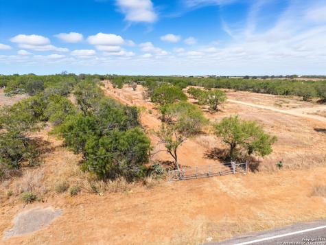 1200 Fm 1333 Poteet TX 78065