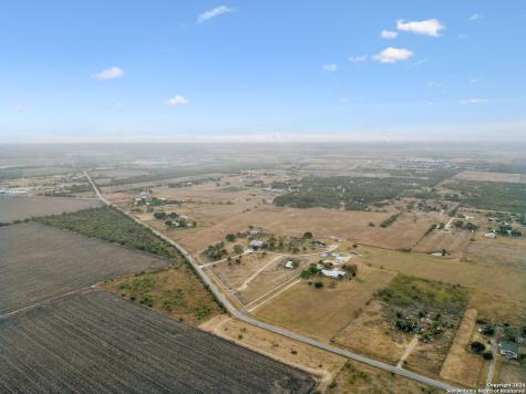 000 Youngsford Road Marion TX 78124