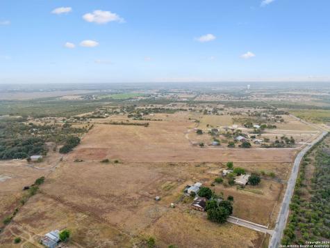 000 Youngsford Road Marion TX 78124