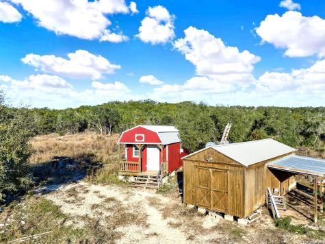 388 County Road 243 Hondo TX 78861