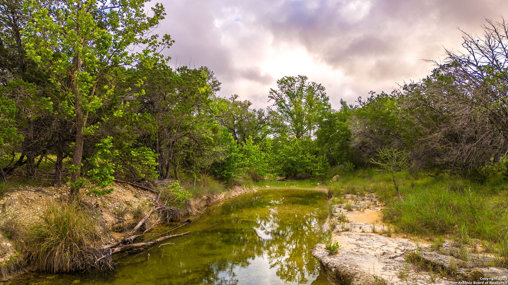 2186 Fm 470 Bandera TX 78003