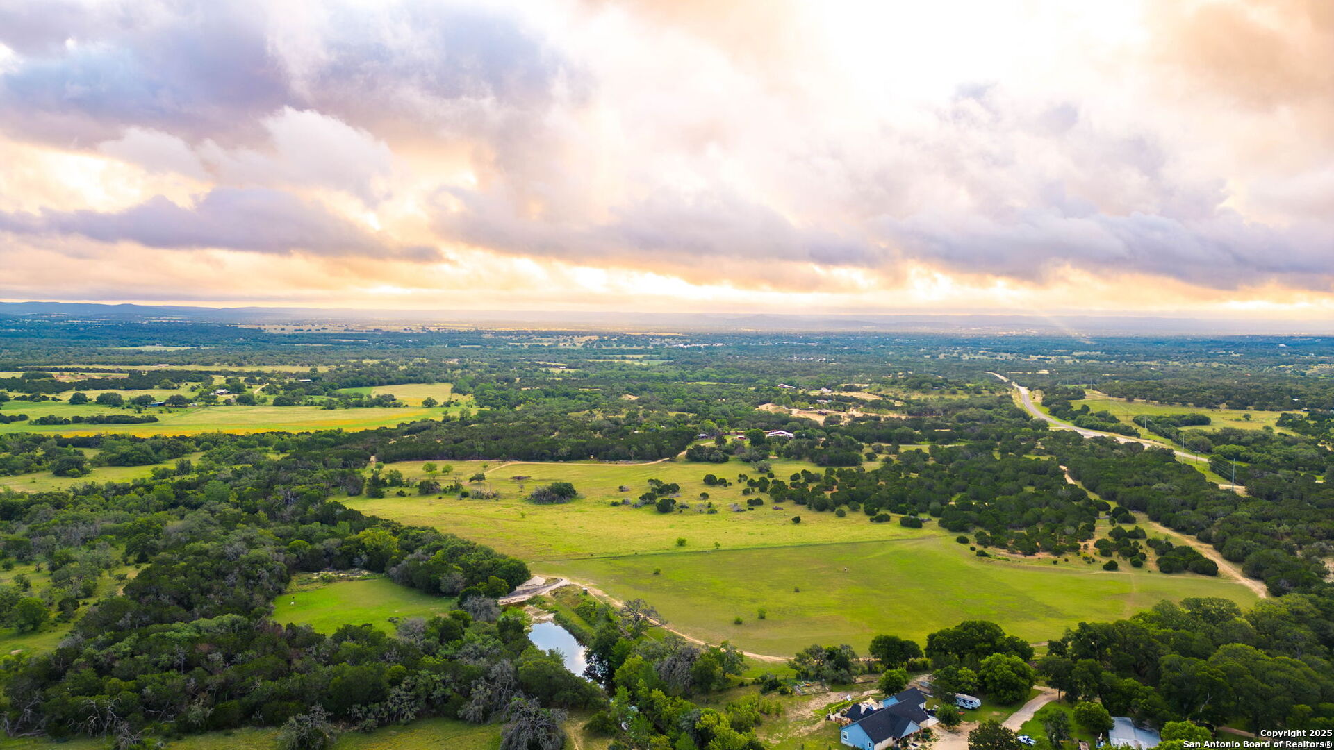 2186 Fm 470 Bandera TX 78003
