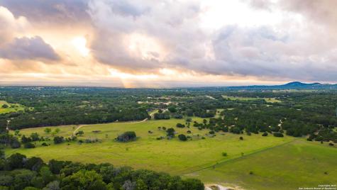 2186 Fm 470 Bandera TX 78003