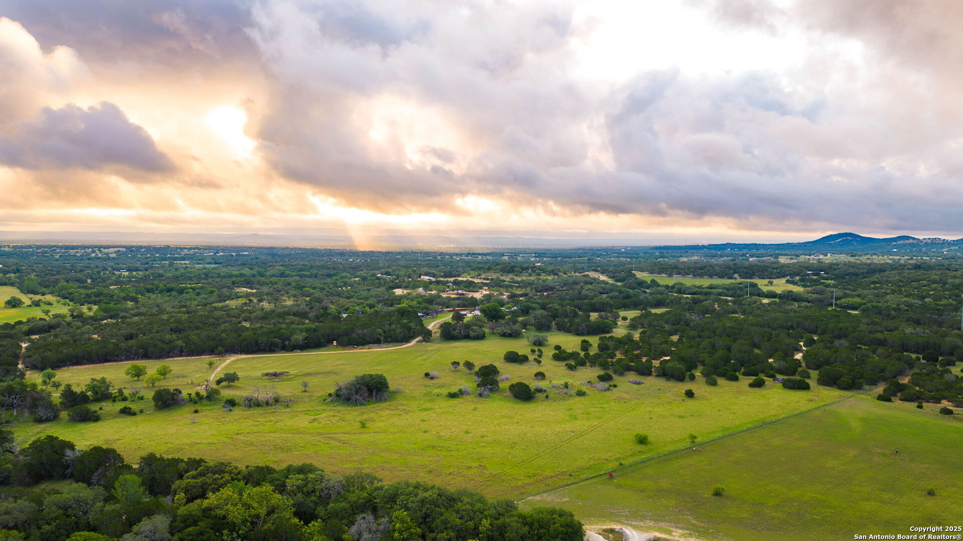 2186 Fm 470 Bandera TX 78003