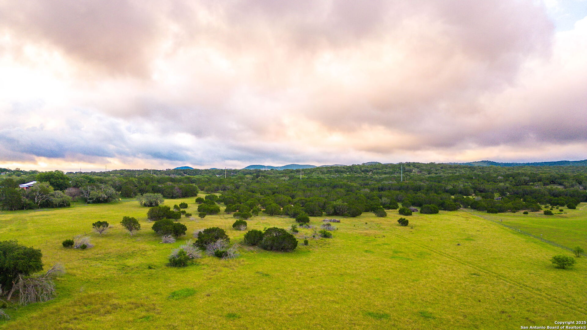 2186 Fm 470 Bandera TX 78003