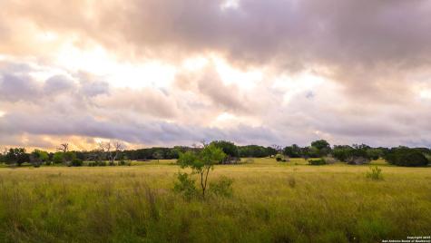 2186 Fm 470 Bandera TX 78003