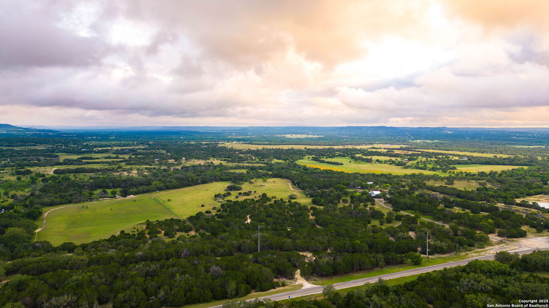 2186 Fm 470 Bandera TX 78003