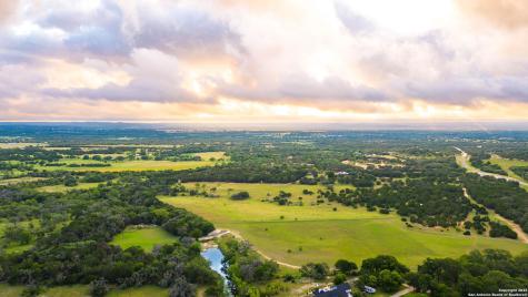 2186 Fm 470 Bandera TX 78003