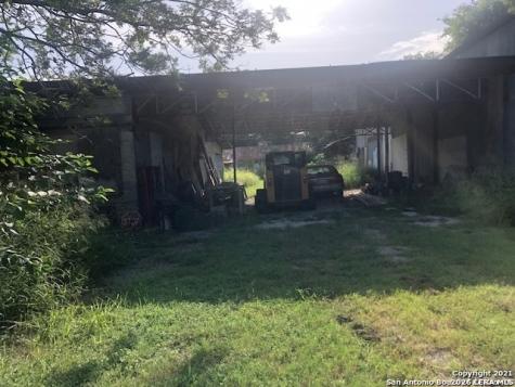 550 W Broadview San Antonio TX 78228