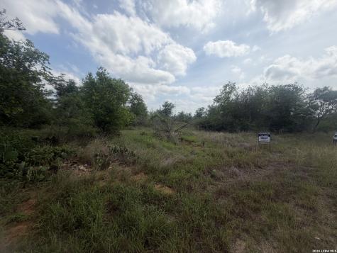 5835 Hardy Road Elmendorf TX 78112