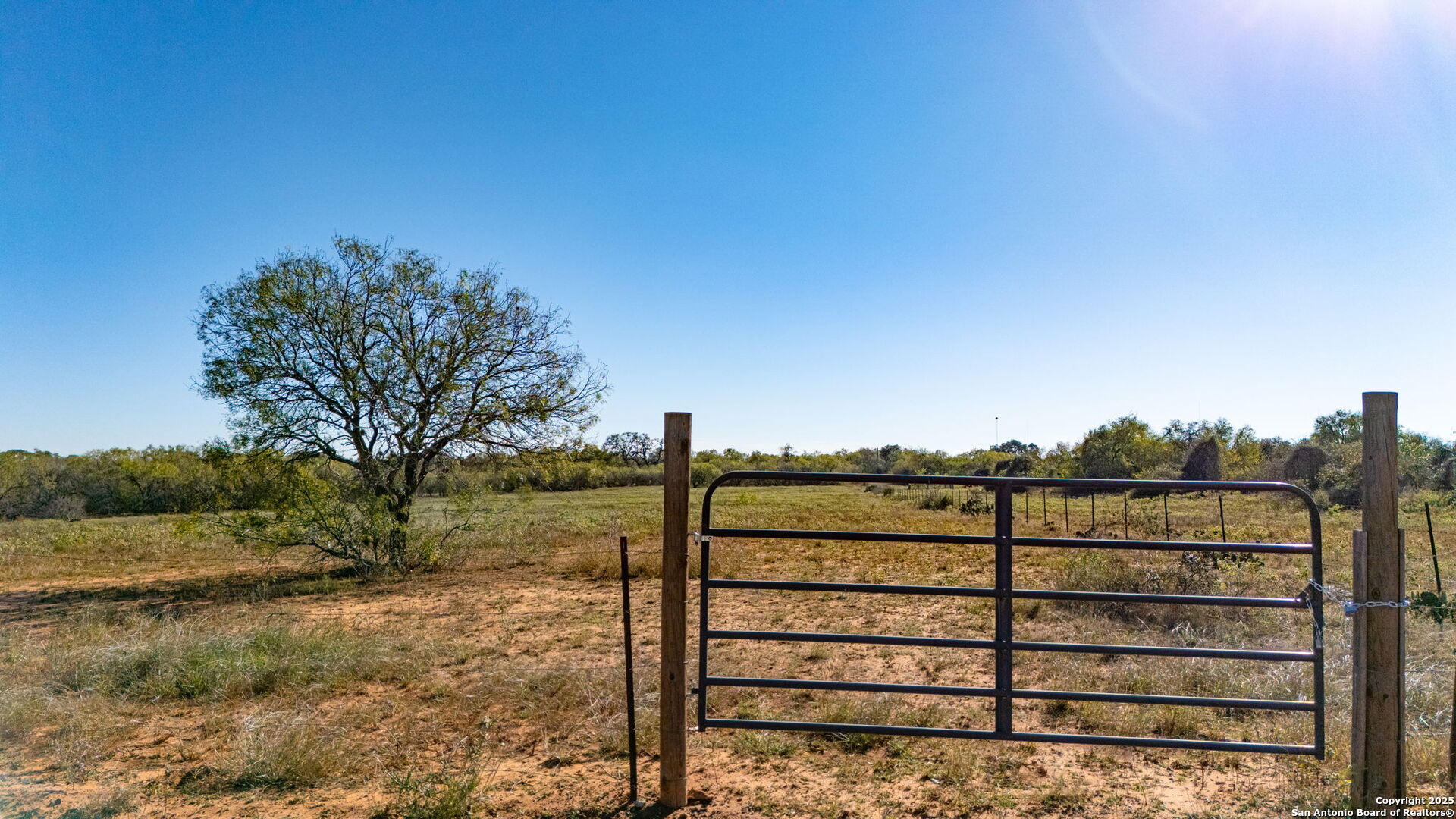13710 Us Highway 87 Adkins TX 78101