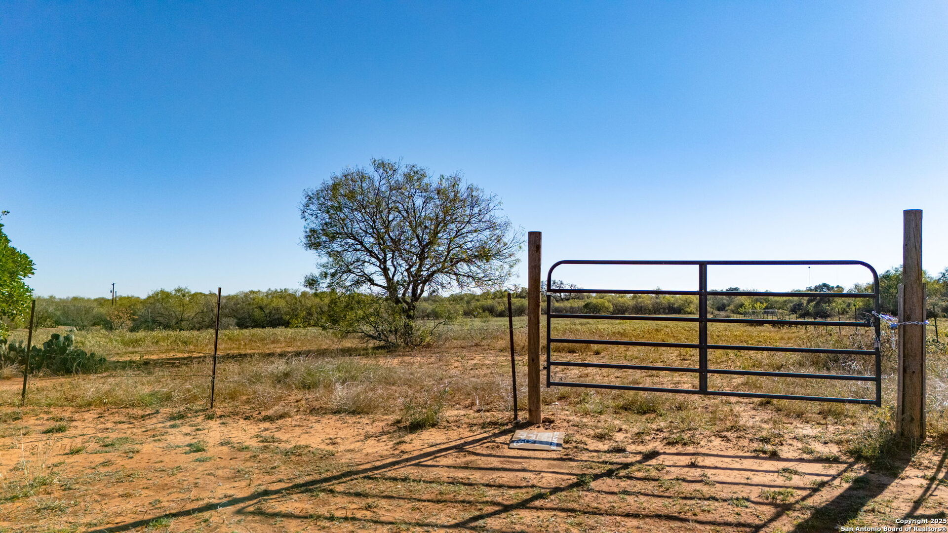 13710 Us Highway 87 Adkins TX 78101