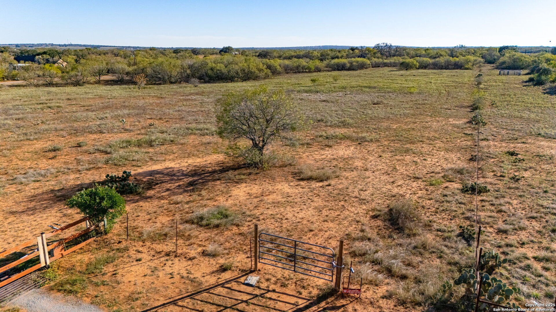 13710 Us Highway 87 Adkins TX 78101