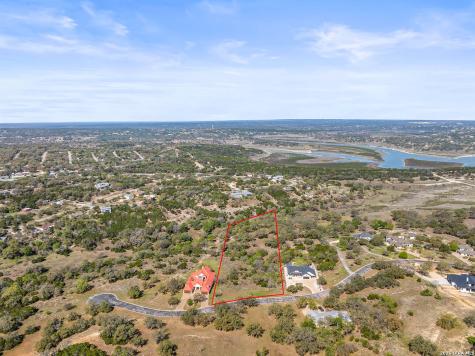 925 Kings Cove Drive Canyon Lake TX 78133