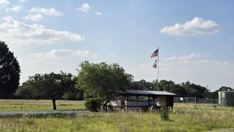Lot 4 Settlers Bandera TX 78003