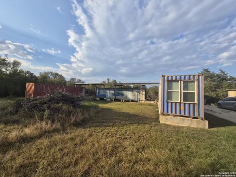 545 Spanish Oak Road Dale TX 78616