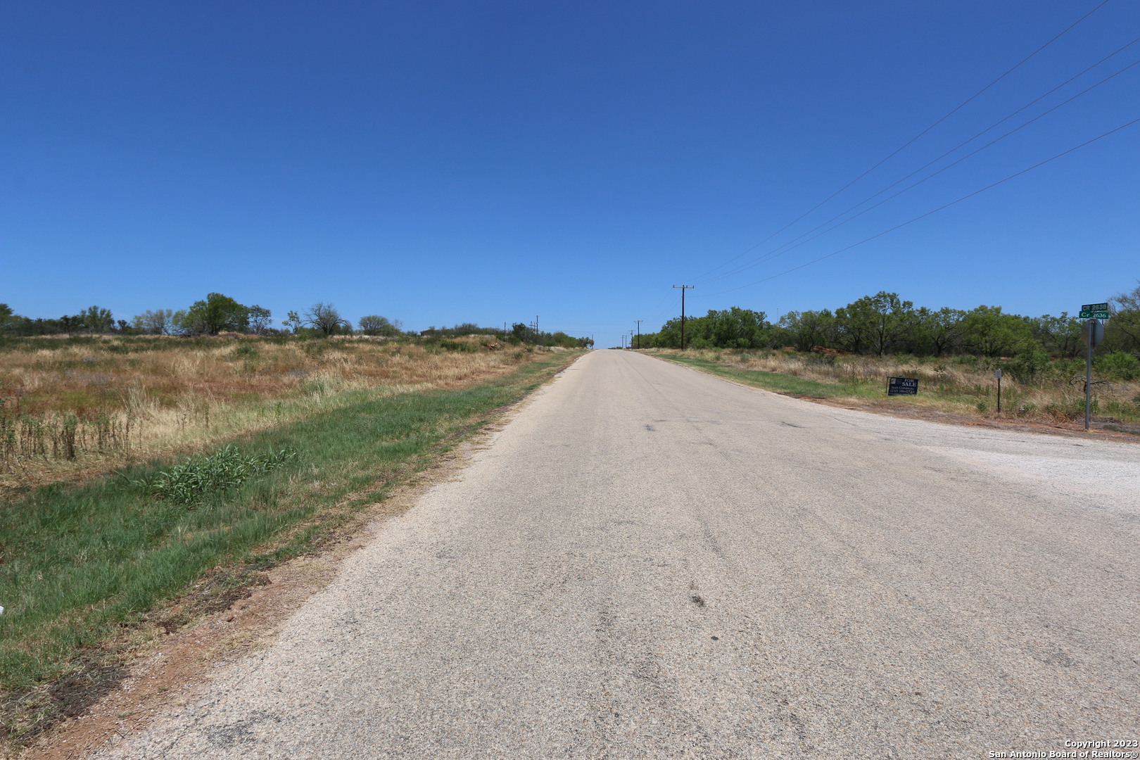 103 County Road 2638 Devine TX 78016