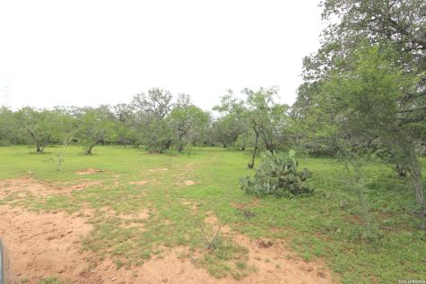 2257 County Road 475 Nixon TX 78140
