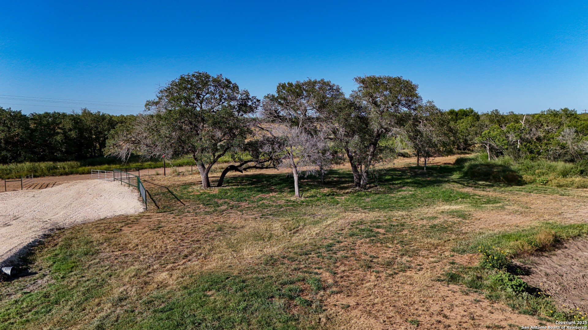 Lot 24 County Road 2500 Bigfoot TX 78005
