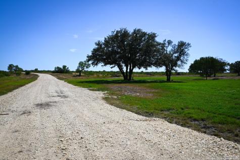Lot 24 County Road 2500 Bigfoot TX 78005