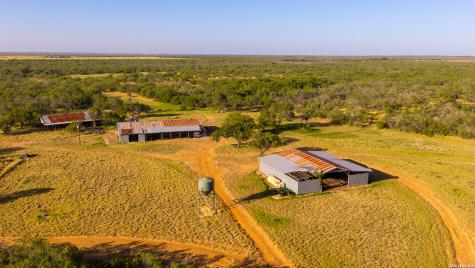 1909 Hubbard Road Cotulla TX 78014