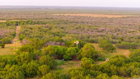 1909 Hubbard Road Cotulla TX 78014