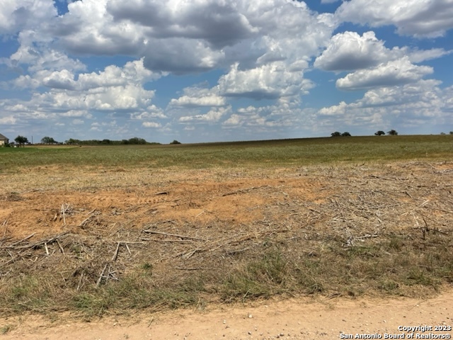 713 County Road 232 Floresville TX 78114