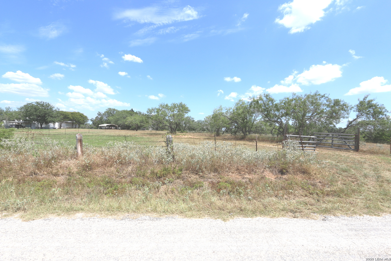 1753 County Road 124 Floresville TX 78114