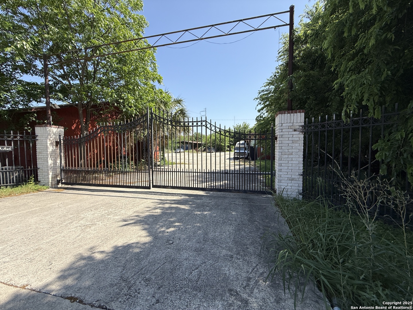 1010 W Ashby Place San Antonio TX 78212